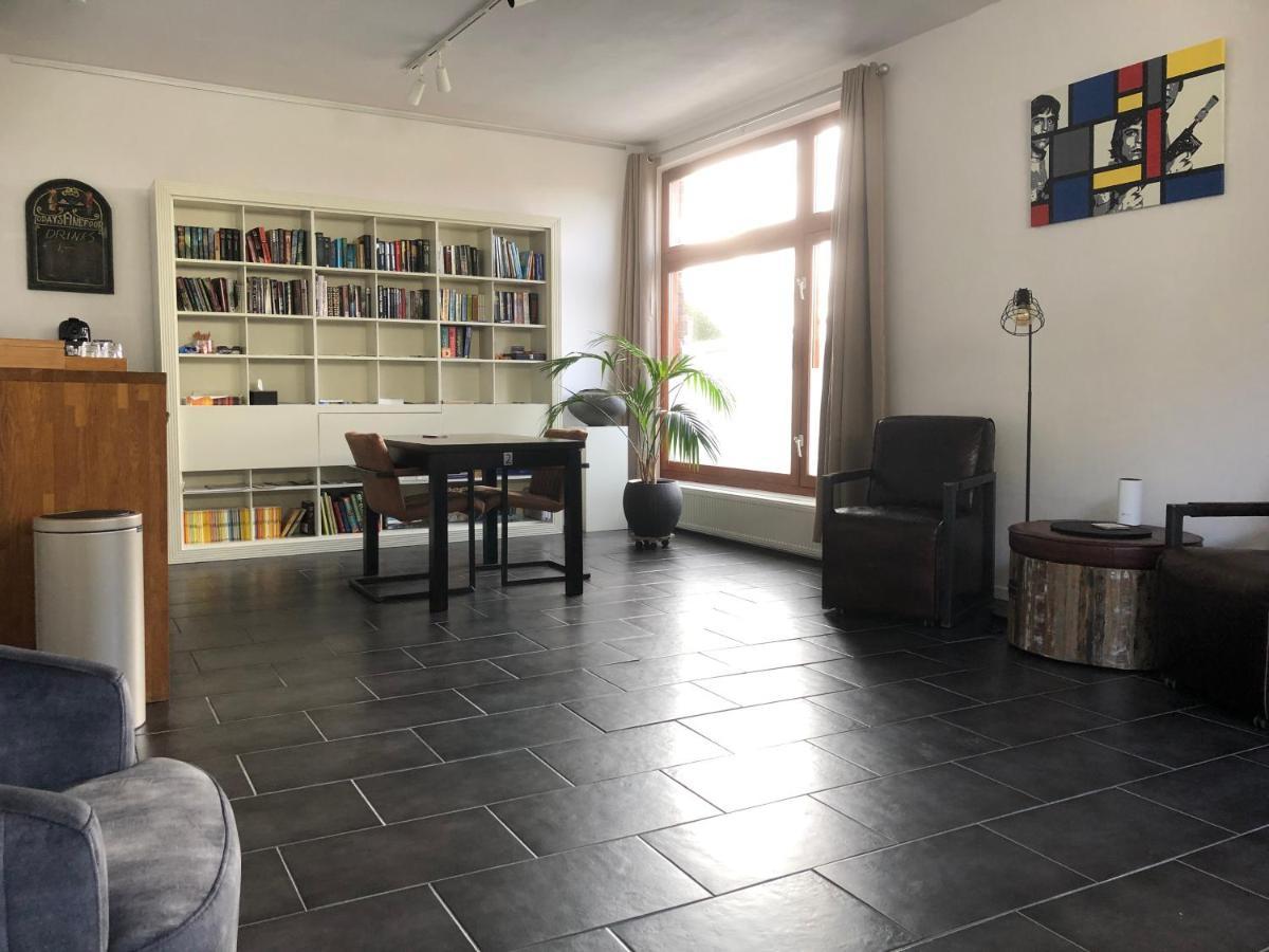'T Posthuys Bed and Breakfast Leens Εξωτερικό φωτογραφία